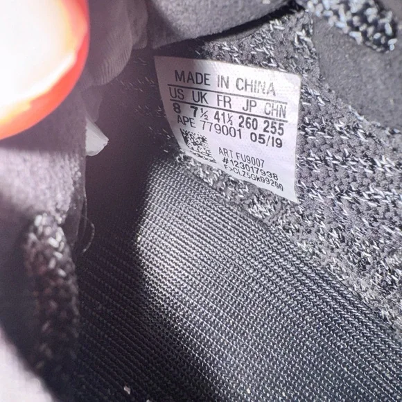 Sleek Black Knit Men's Sneakers - Picture 6 of 12